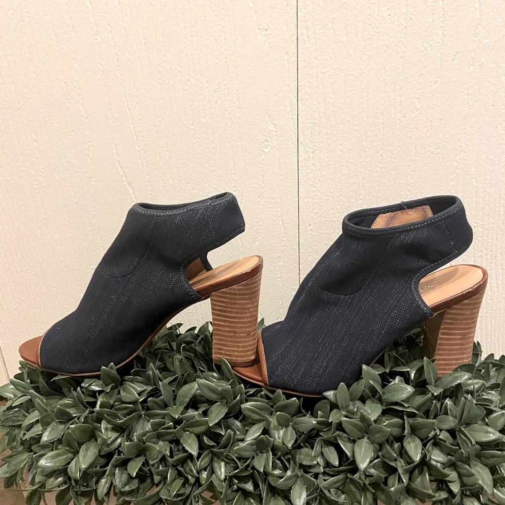 FRANCO SARTO Dawne Stretch Dark Denim
Open Toe Slingback Heel Shoes Sz. 7